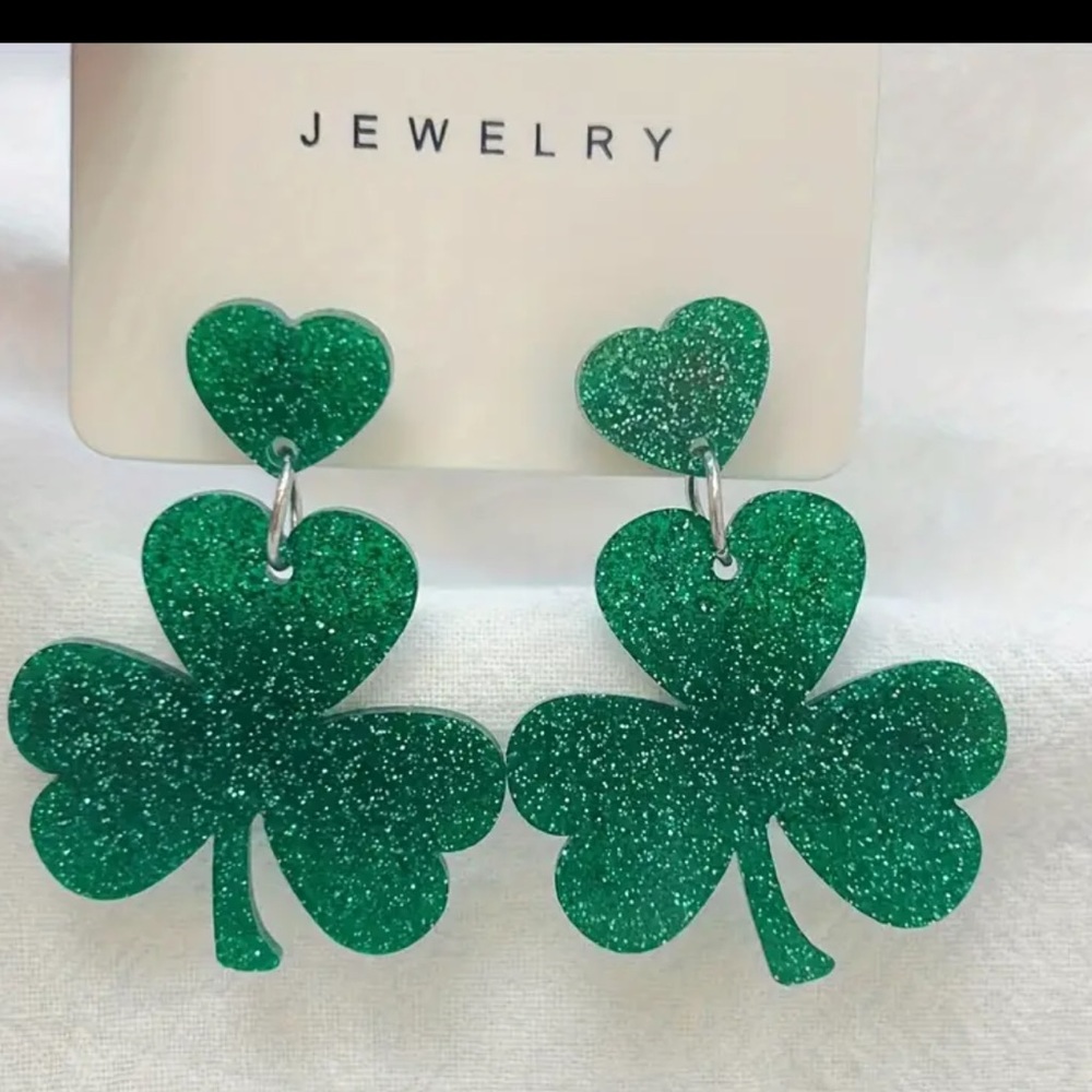 🩷5/$15🩷 St Patrick’s day fashion earrings